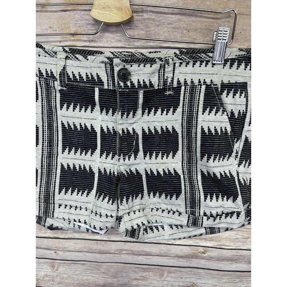 American Eagle Womens 6 Midi Shorts Stretch Boho Southwest Print Gray Tan Flat - Picture 3 of 10